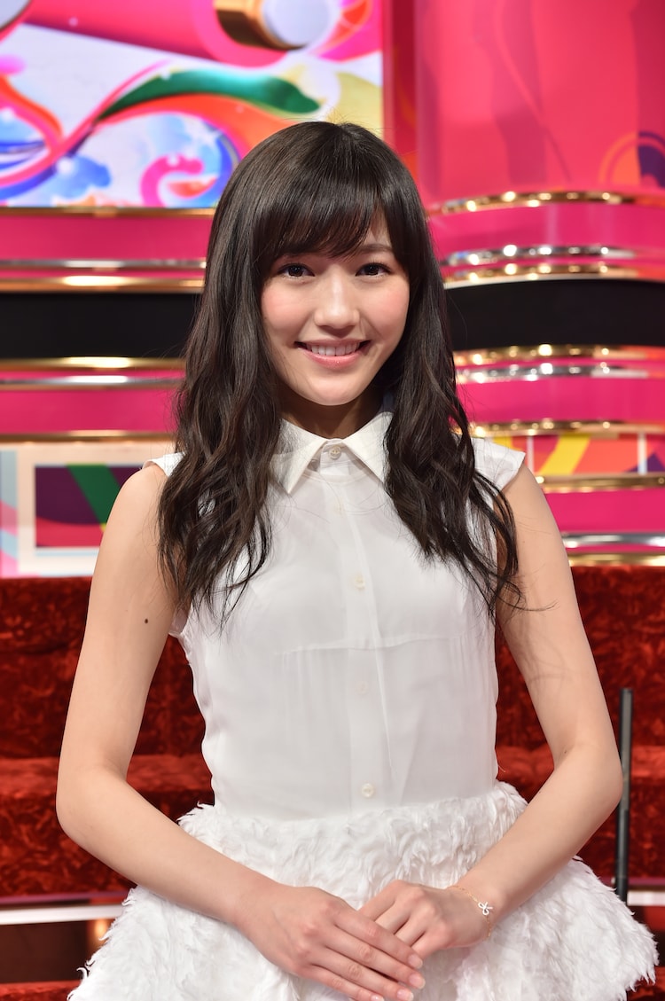 「UTAGE!」出演時の渡辺麻友