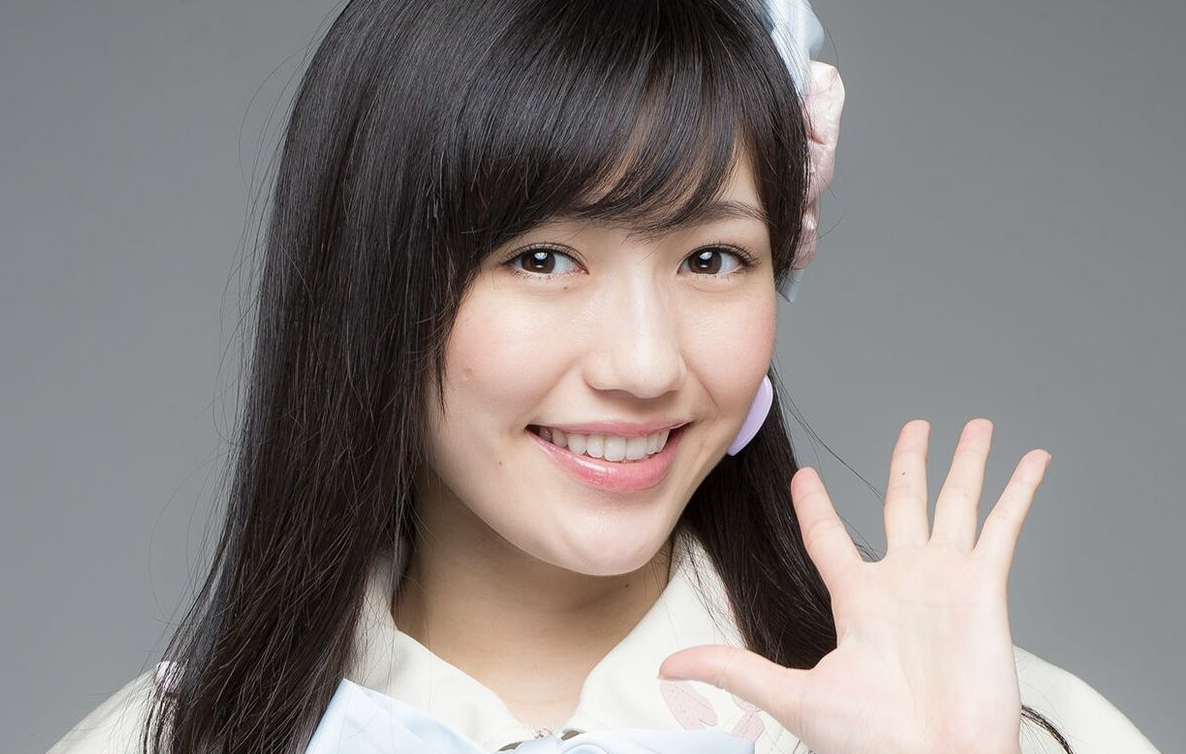 清純アイドルのような渡辺麻友