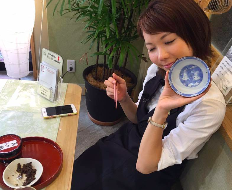 スイーツを完食したヒロド歩美