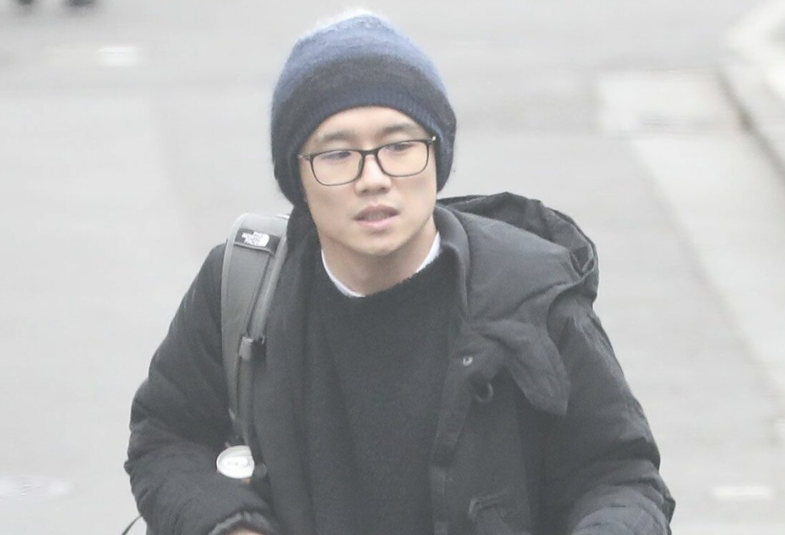 仕事場へ向かう風間俊介
