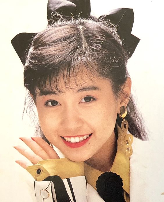 岩井由紀子の若い頃