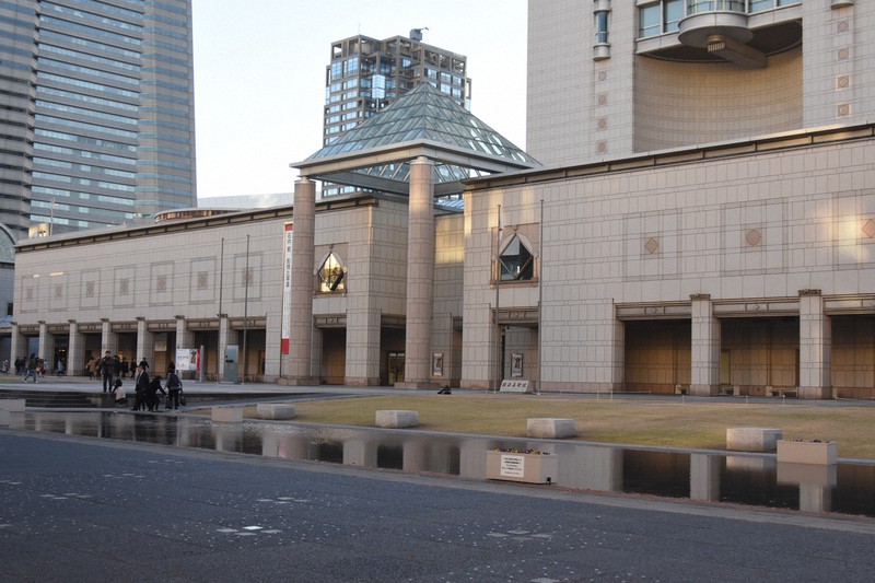 横浜美術館