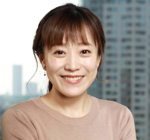 笑顔の江藤愛