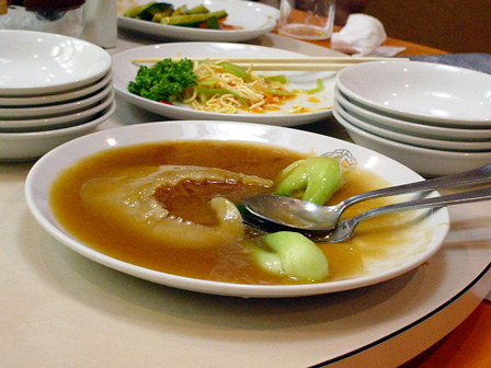 遠東飯店のフカヒレスープ