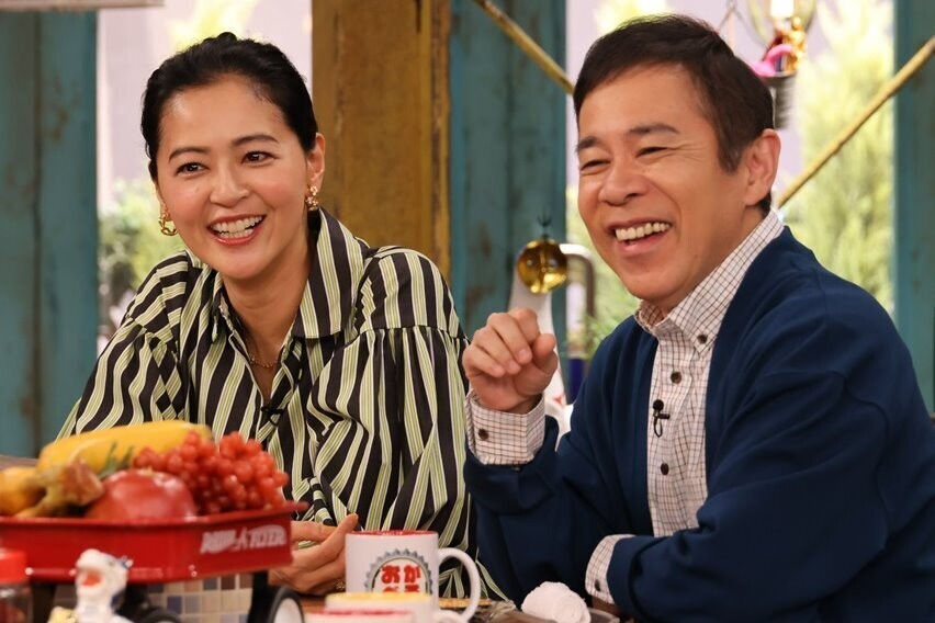 「おかべろ」に出演する黒谷友香と岡村隆史