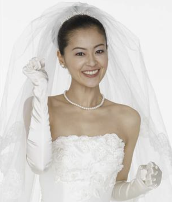 黒谷友香のウエディングドレス姿