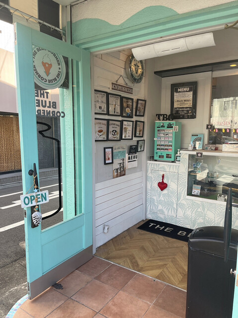 目黒のソフトクリーム店「THE BLUE CORNER」